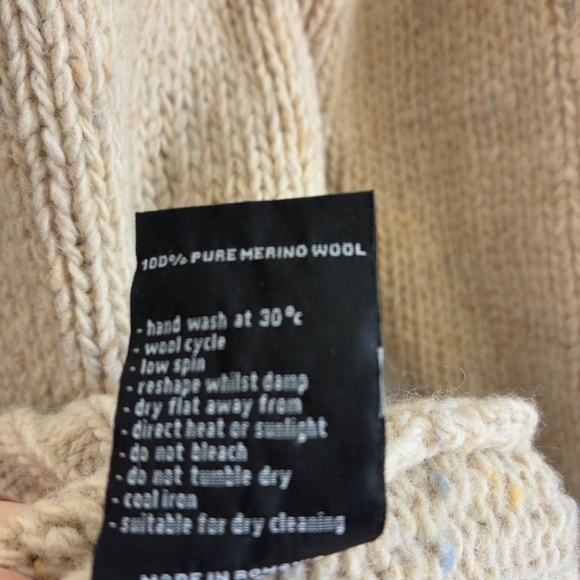 Finisterre oatmeal cable knit wool raglan sweater UK 8 / US 4 - Picture 3 of 5